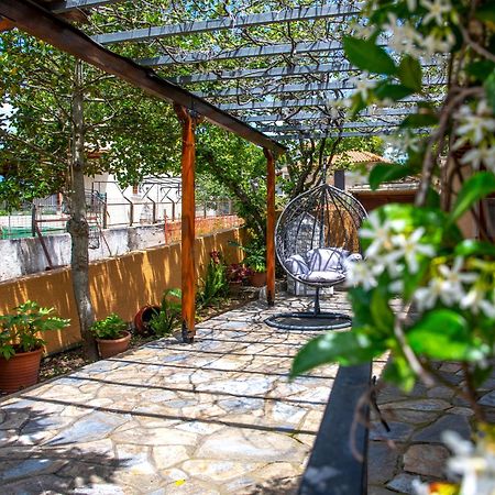 Villa La Casa De Vacation Lavkos Exterior foto